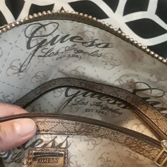 Guess - Picture 3 of 3